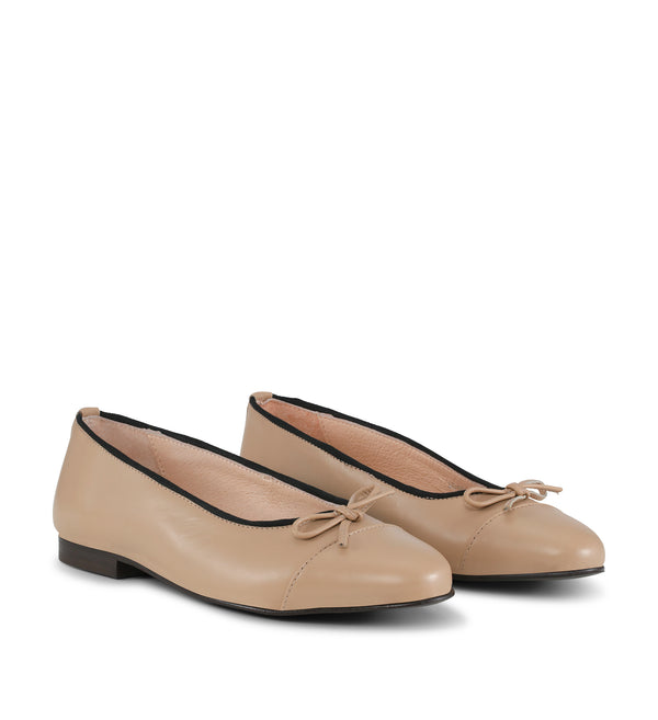 Shoe Biz Stine Ballerina Camel / Black