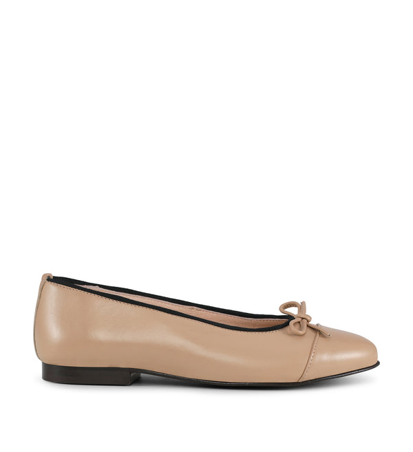 Shoe Biz Stine Ballerina Camel / Black