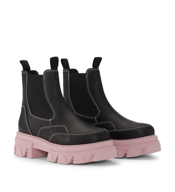 Shoe Biz Ulrica Short Boot Black / Pink