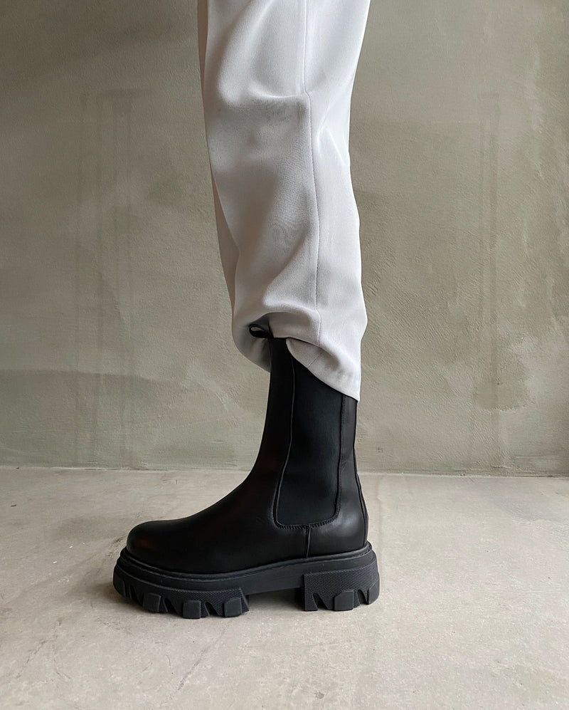 Shoe Biz Urato Short Boot Black